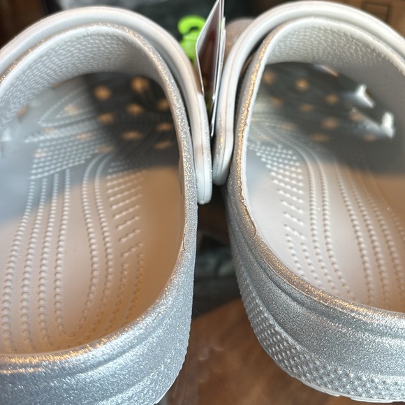 Crocs Classic Silver Glitter Clogs in Size M9/W11 BNWT - Picture 8 of 14